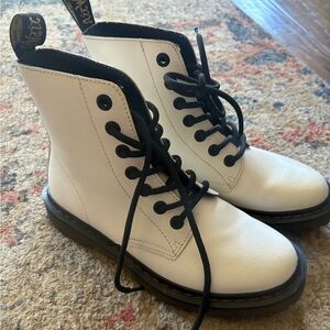 Dr. Martens Luana